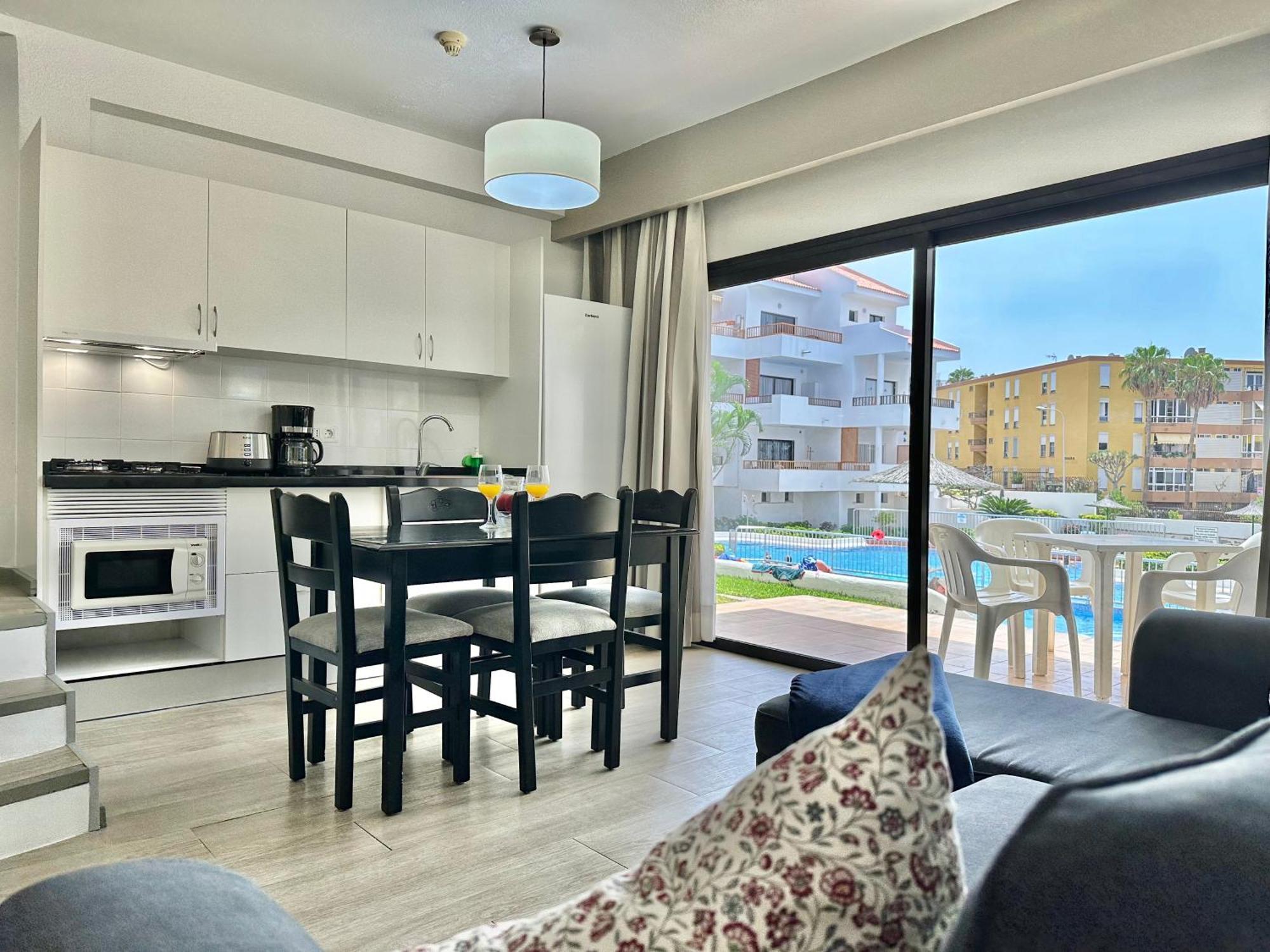 Pool Views Terrace Apartment Los Cristianos  Bagian luar foto
