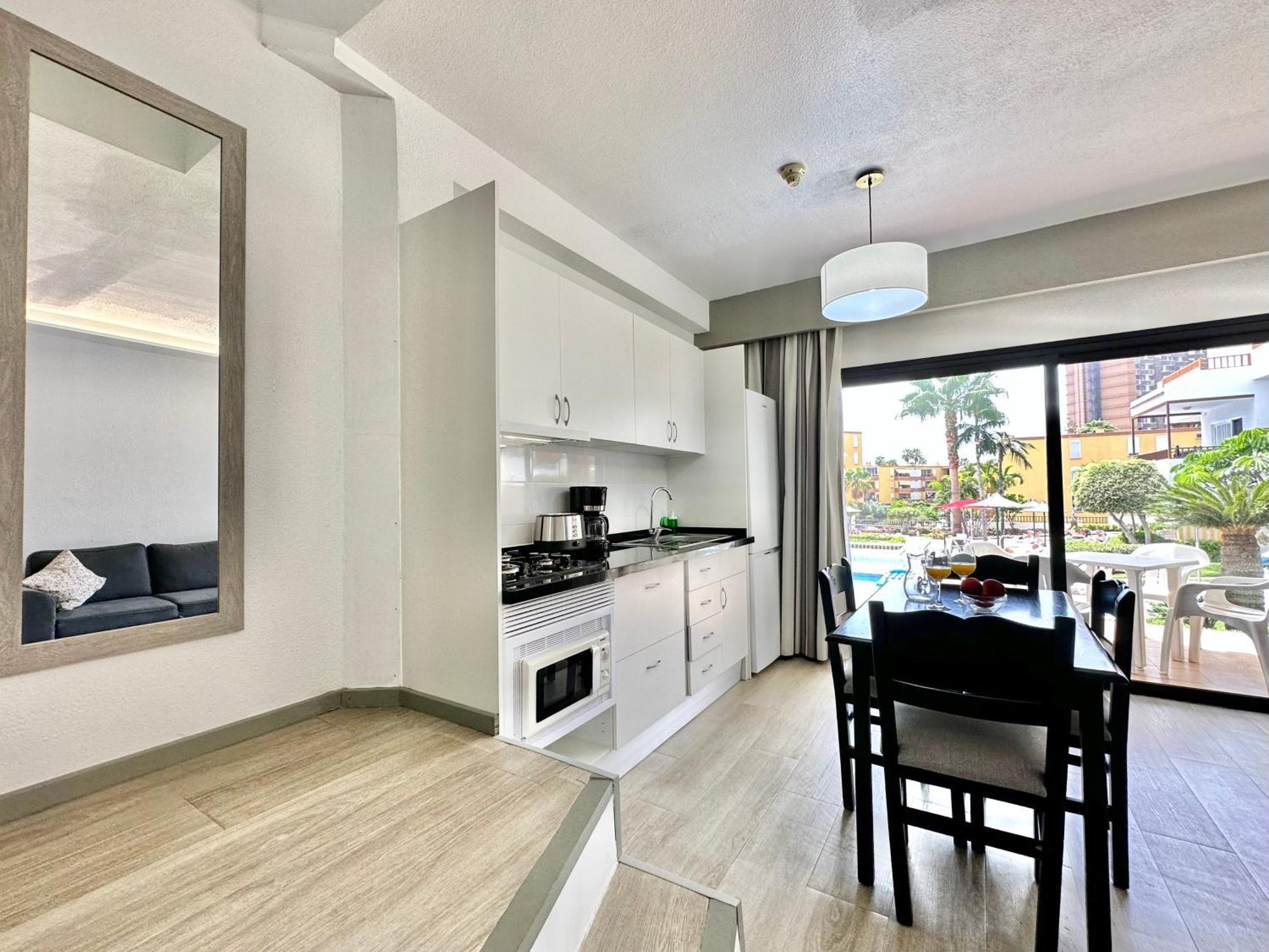 Pool Views Terrace Apartment Los Cristianos  Bagian luar foto