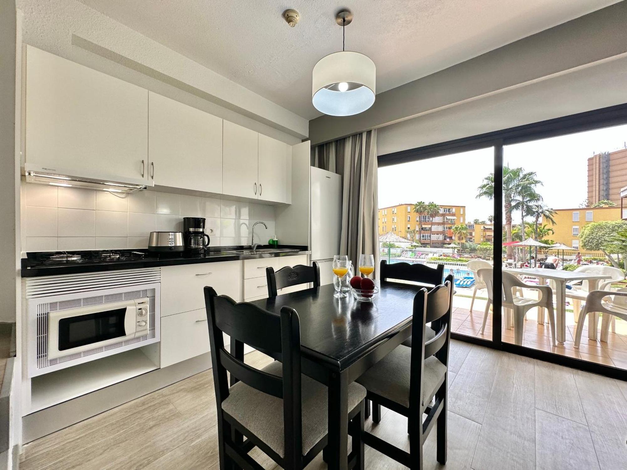 Pool Views Terrace Apartment Los Cristianos  Bagian luar foto