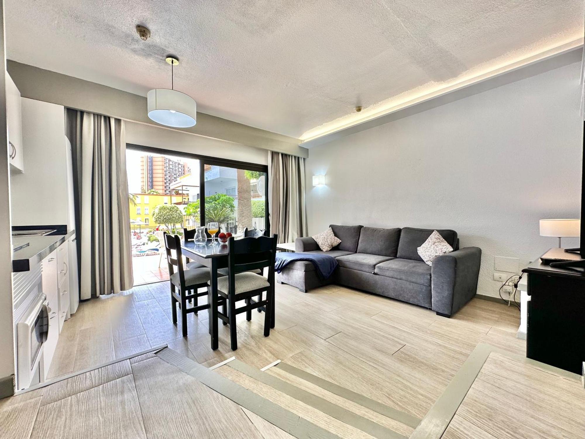 Pool Views Terrace Apartment Los Cristianos  Bagian luar foto